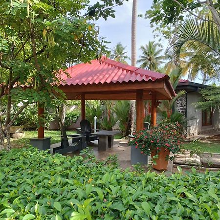 Avalon Village Resort Induruwa Buitenkant foto