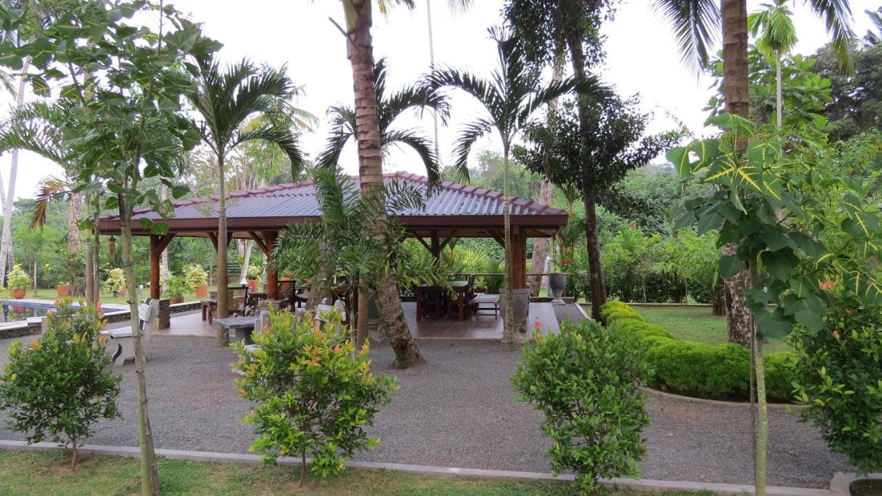 Avalon Village Resort Induruwa Buitenkant foto