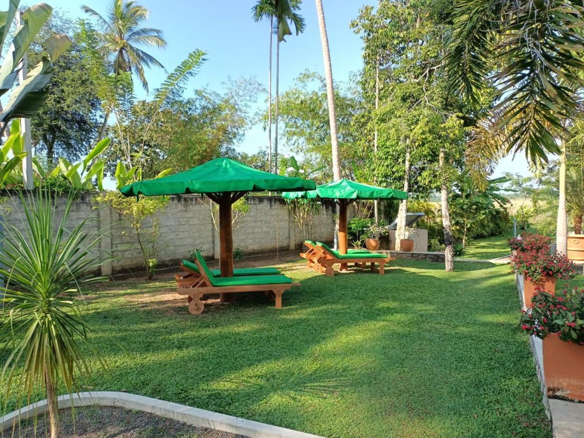 Avalon Village Resort Induruwa Buitenkant foto