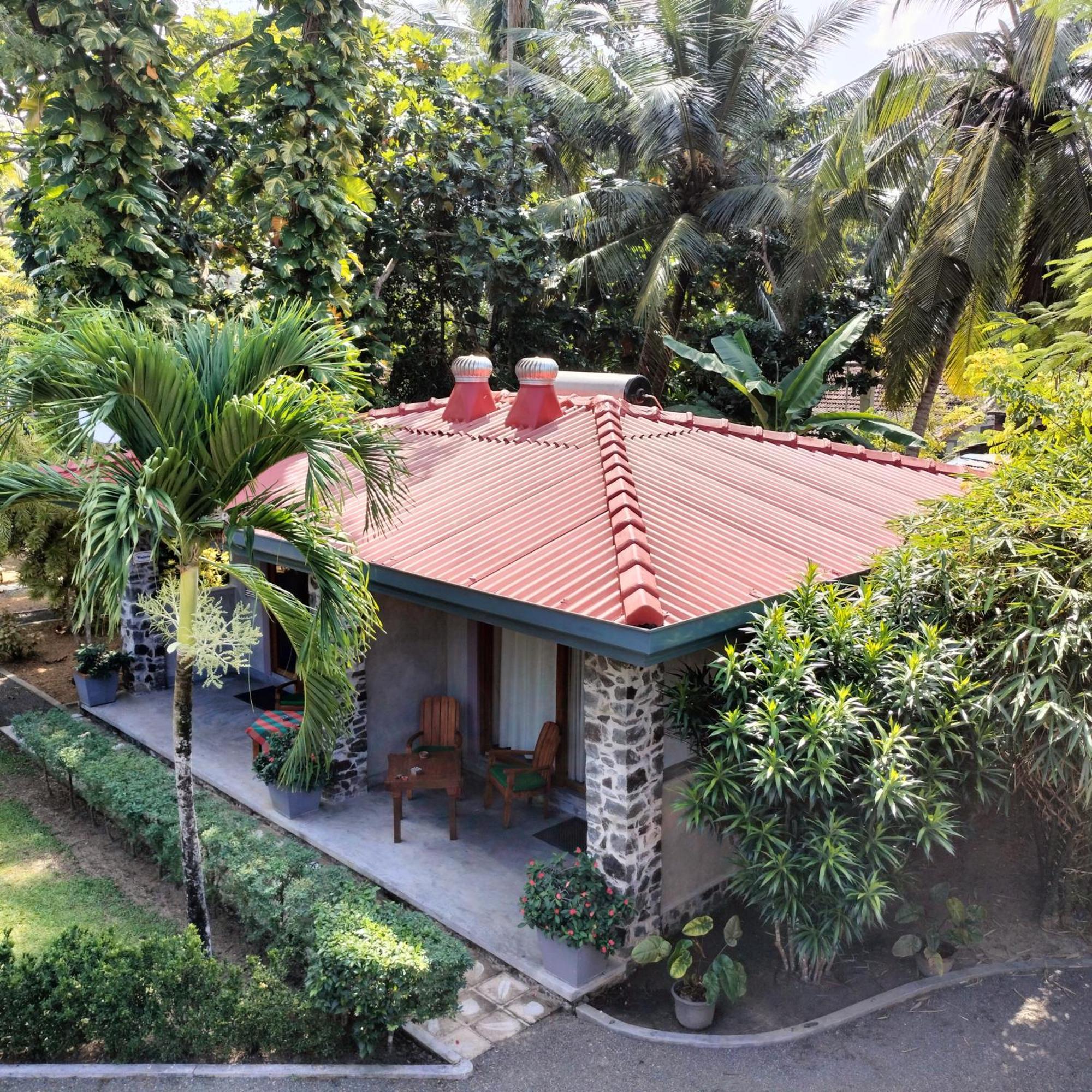 Avalon Village Resort Induruwa Buitenkant foto