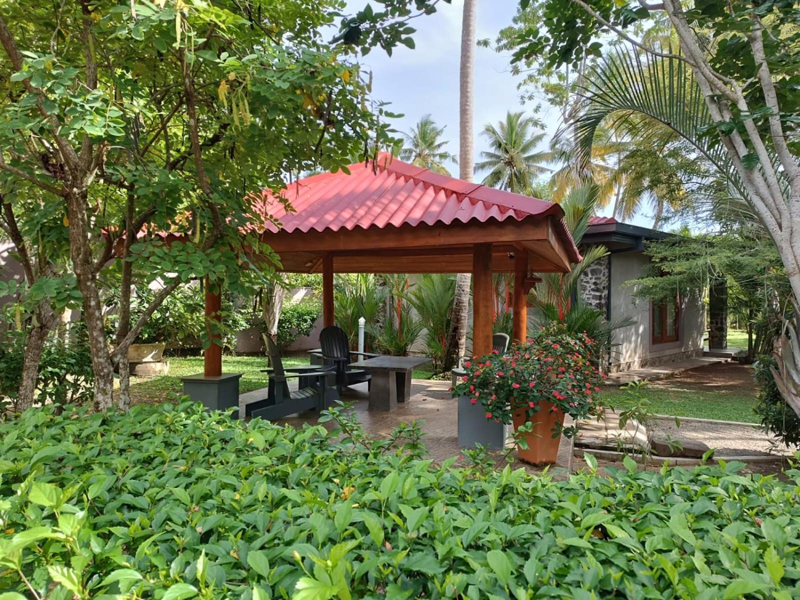 Avalon Village Resort Induruwa Buitenkant foto