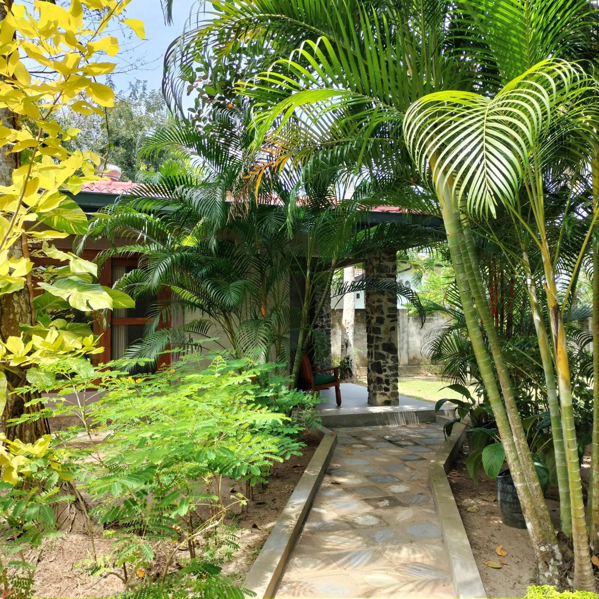 Avalon Village Resort Induruwa Buitenkant foto